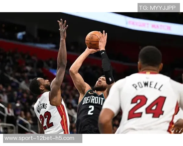 热火20号新星亚库乔尼斯表现出色送出10次助攻并贡献8分2断1帽