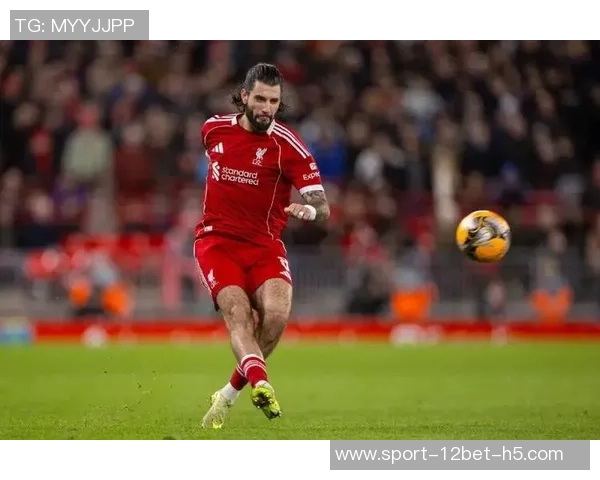 匈牙利队长索博赛后沉默无言感慨足球的不公与梦碎之痛