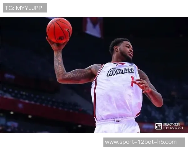 托布绝杀机会被封盖03秒空接再遭重创倒霉透了